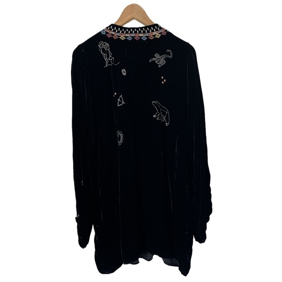 BIYA x JOHNNY WAS Lyra Embroidered Constellation Velvet Tunic Top - Picture 4 of 14